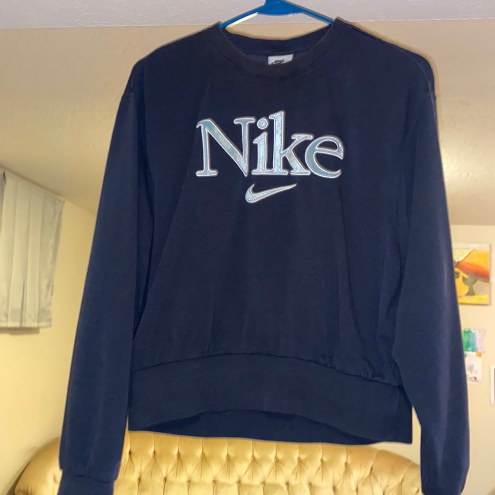 Nike women’s crew sweater.